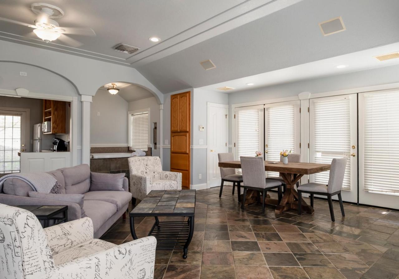 Hounds Tooth Inn Oakhurst Εξωτερικό φωτογραφία