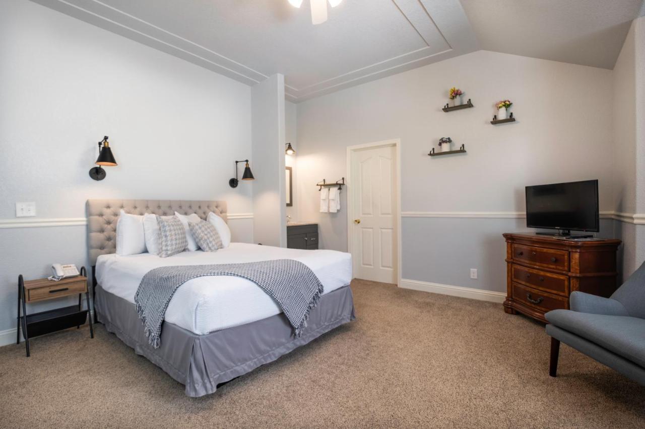 Hounds Tooth Inn Oakhurst Εξωτερικό φωτογραφία
