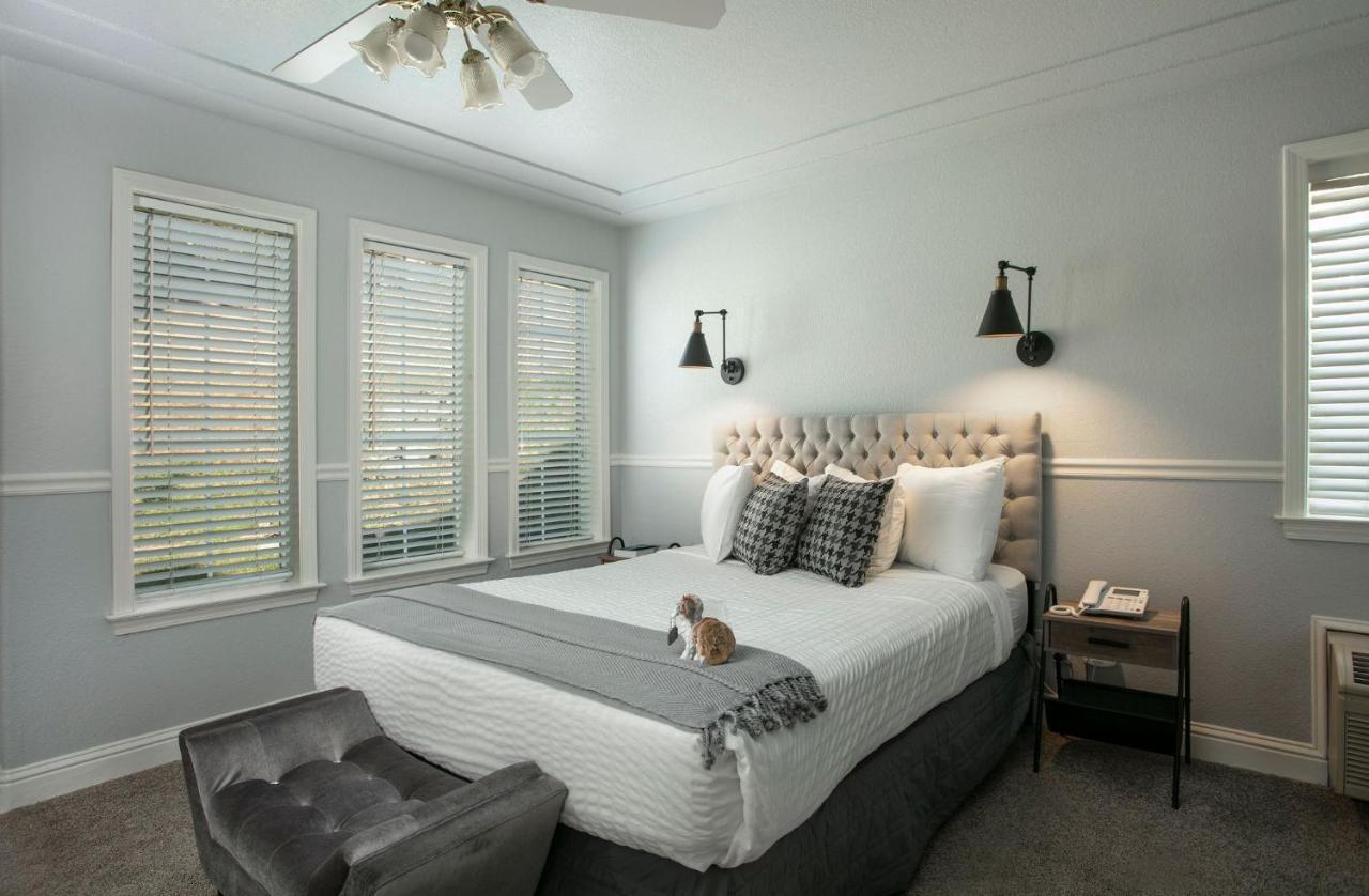 Hounds Tooth Inn Oakhurst Εξωτερικό φωτογραφία