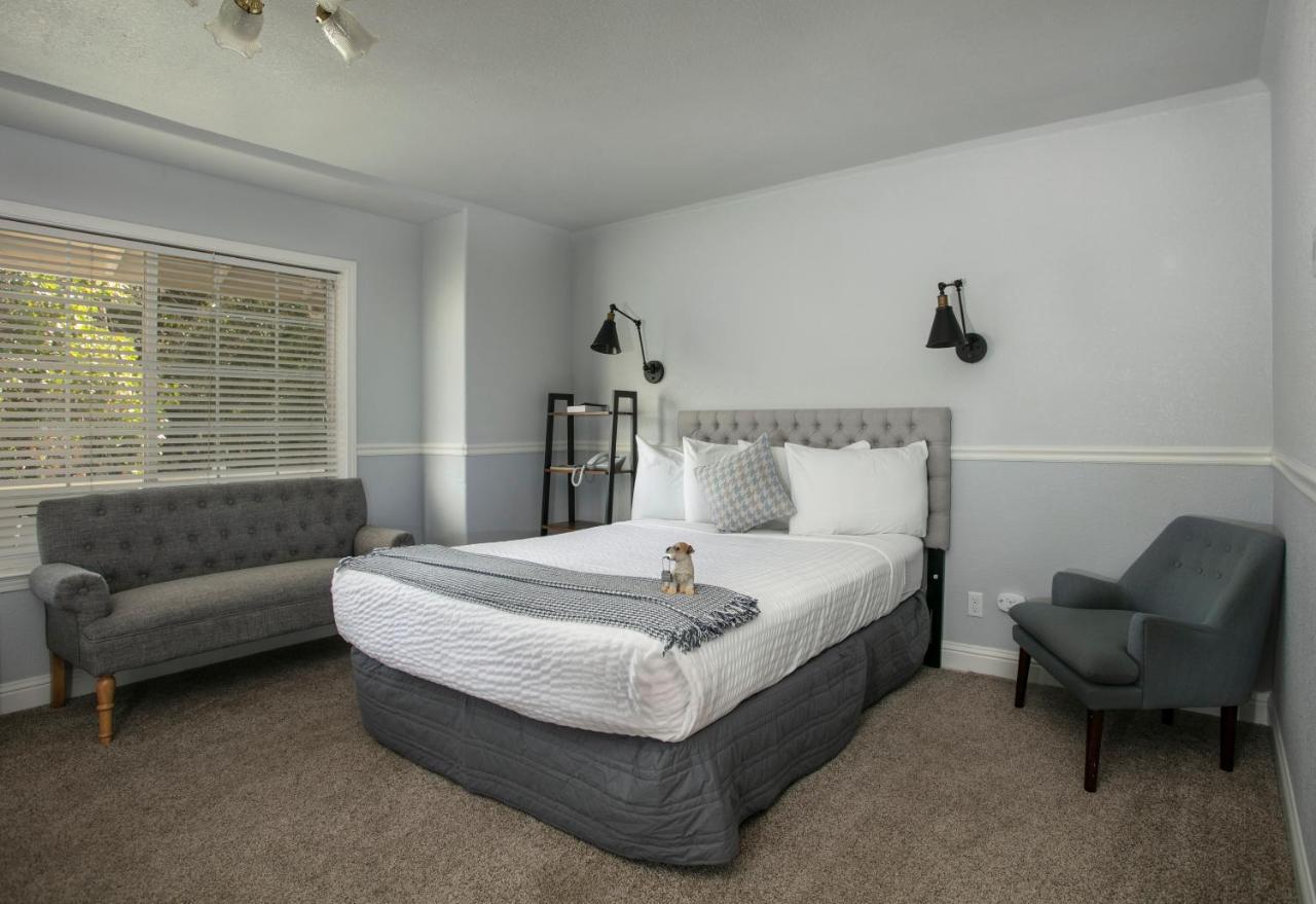 Hounds Tooth Inn Oakhurst Εξωτερικό φωτογραφία